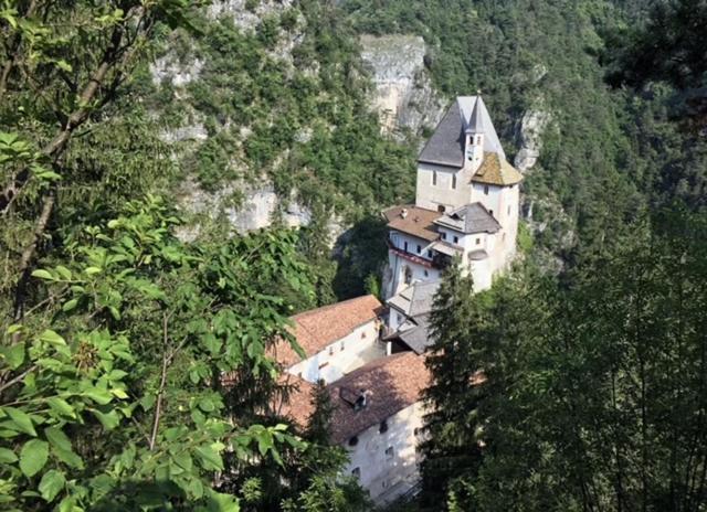 Appartamento Da Romina Con Parcheggio Gratuito Sanzeno Luaran gambar