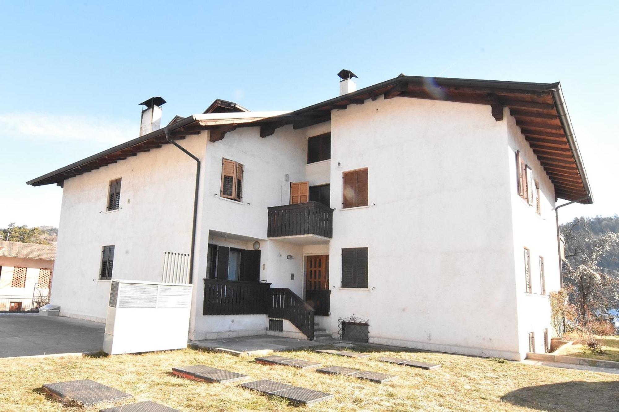 Appartamento Da Romina Con Parcheggio Gratuito Sanzeno Luaran gambar